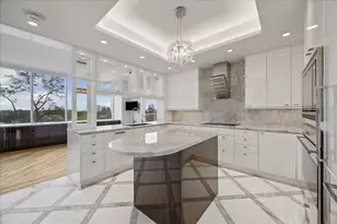 121 N Post Oak Ln, Houston, TX 77024 - Photo 10
