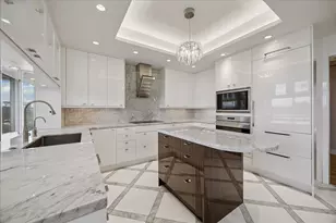 121 N Post Oak Ln, Houston, TX 77024 - Photo 8