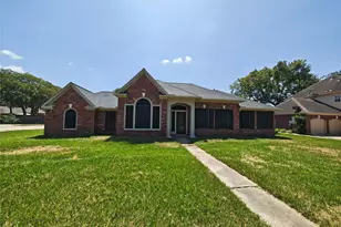 1301 Blueberry Ln, Friendswood, TX 77546 - Photo 1