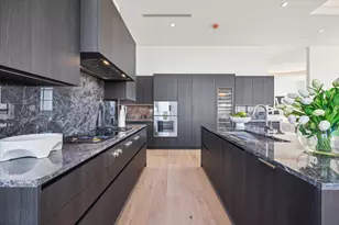 2323 San Felipe St, Houston, TX 77019 - Photo 8