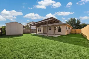 1523 Blossom Ln, Baytown, TX 77521 - Photo 18