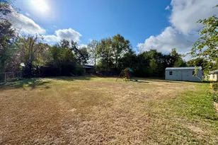 227 Woodland Cir, Crockett, TX 75835 - Photo 16