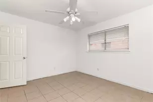 1818 New Orleans St, Deer Park, TX 77536 - Photo 20