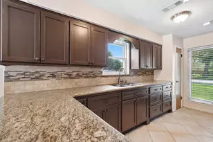 2309 Halbert Dr, Pearland, TX 77581 - Photo 6