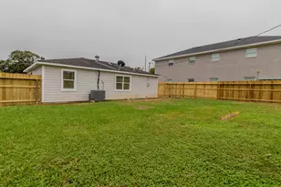 101 Will St, Willis, TX 77378 - Photo 2