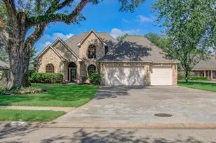 805 Enchanted Oaks Dr, Angleton, TX 77515 - Photo 4