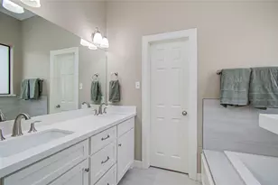805 Enchanted Oaks Dr, Angleton, TX 77515 - Photo 26
