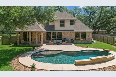 805 Enchanted Oaks Drive, Angleton, TX 77515 - Photo 2