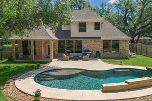 805 Enchanted Oaks Dr, Angleton, TX 77515 - Photo 2