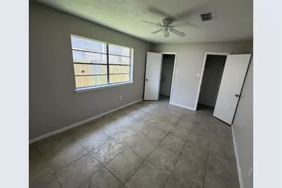 10422 Cedartowne Lane, Sugar Land, TX 77498 - Photo 6