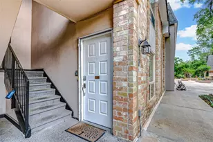 1800 Stoney Brook Dr, Houston, TX 77063 - Photo 20