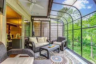 1800 Stoney Brook Dr, Houston, TX 77063 - Photo 16