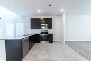 3611 Cardinal Pointe Dr, Angleton, TX 77515 - Photo 8
