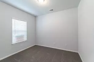 3611 Cardinal Pointe Dr, Angleton, TX 77515 - Photo 2