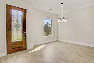 8405 Folkstone Ln, Houston, TX 77075 - Photo 6