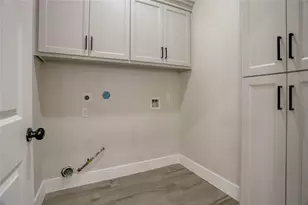 8405 Folkstone Ln, Houston, TX 77075 - Photo 26