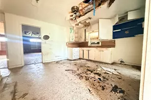 403 E Ward St, Refugio, TX 78377 - Photo 14