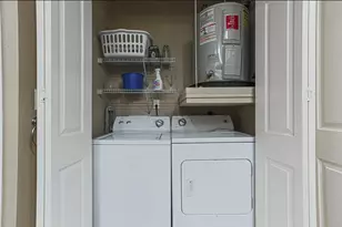 2400 McCue Rd, Houston, TX 77056 - Photo 8