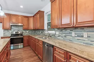 304 Epps St, Tomball, TX 77375 - Photo 14