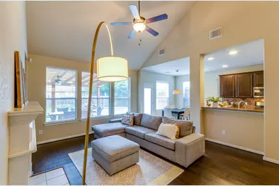 10 Caelin Court, The Woodlands, TX 77382 - Photo 8