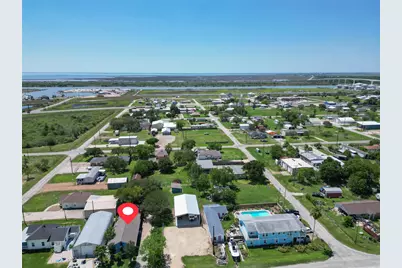 307 Center Street, Matagorda, TX 77457 - Photo 2