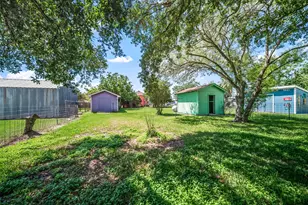 307 Center St, Matagorda, TX 77457 - Photo 6