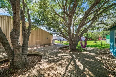 307 Center Street, Matagorda, TX 77457 - Photo 4