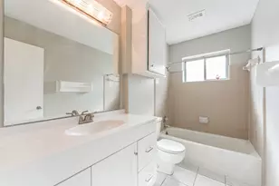 7015 Pine Vista Ln, Houston, TX 77092 - Photo 20