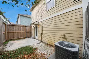 1714 Redwing Bluff Dr, Houston, TX 77009 - Photo 34