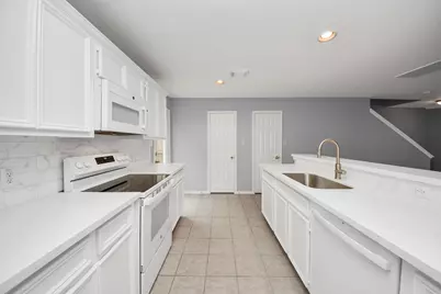 1714 Redwing Bluff Drive, Houston, TX 77009 - Photo 14