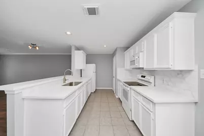 1714 Redwing Bluff Drive, Houston, TX 77009 - Photo 12