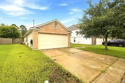 5710 Turmeric Drive, Baytown, TX 77521 - Photo 2