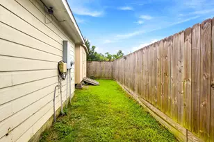 5710 Turmeric Dr, Baytown, TX 77521 - Photo 16