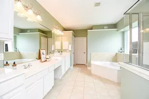 12002 Cedar Creek Dr, Pearland, TX 77584 - Photo 18