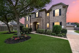 12002 Cedar Creek Dr, Pearland, TX 77584 - Photo 2