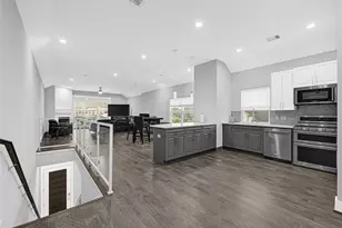 6118 Truro St, Houston, TX 77007 - Photo 8