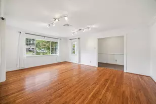 10 Pom Ct, Spring Valley, TX 77055 - Photo 10