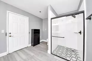 5606 Elmlawn Dr, Houston, TX 77033 - Photo 22