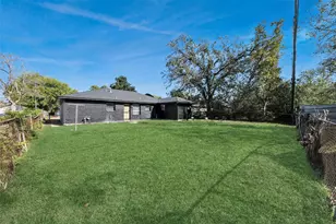 5606 Elmlawn Dr, Houston, TX 77033 - Photo 34