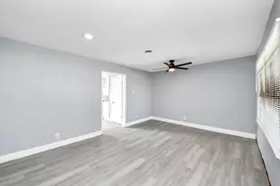 5606 Elmlawn Dr, Houston, TX 77033 - Photo 6