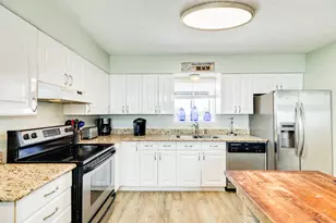 22509 Kennedy Dr, Galveston, TX 77554 - Photo 10