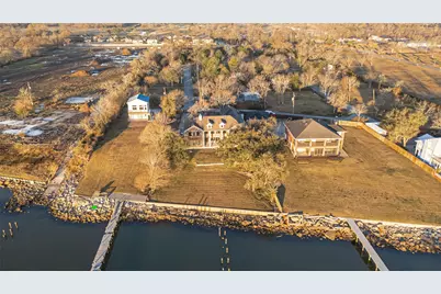 2011 Crescent Drive, La Porte, TX 77571 - Photo 2