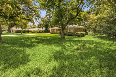 208 Garden Drive, Friendswood, TX 77546 - Photo 32