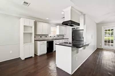 208 Garden Drive, Friendswood, TX 77546 - Photo 14