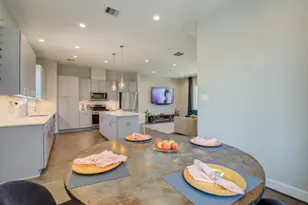 8411 Hempstead Rd, Houston, TX 77008 - Photo 30