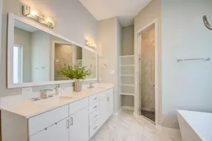 8411 Hempstead Rd, Houston, TX 77008 - Photo 46