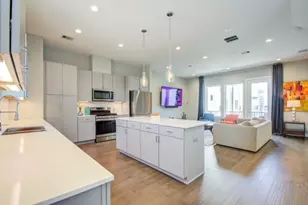 8411 Hempstead Rd, Houston, TX 77008 - Photo 24