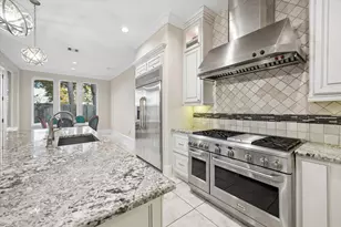 874 W Forest Dr, Houston, TX 77079 - Photo 14