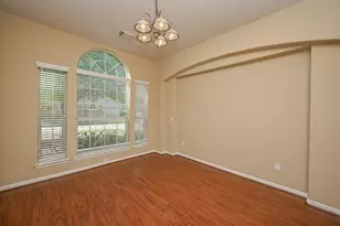 9127 Stoneleigh Dr, Sugar Land, TX 77479 - Photo 8