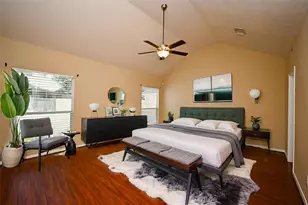 9127 Stoneleigh Dr, Sugar Land, TX 77479 - Photo 16